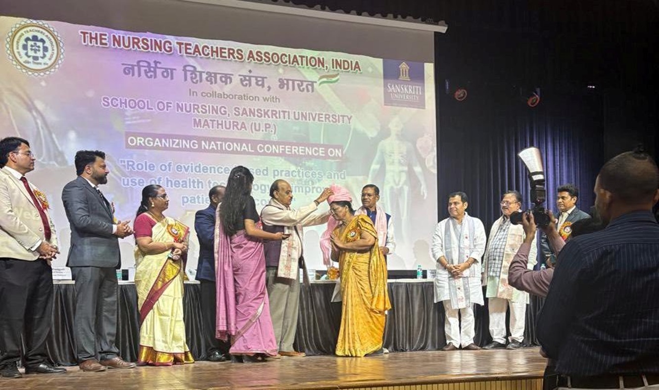 Dr. Suraj Mathew (Principal of School of Nursing) is honored to receive the Best Teacher Award